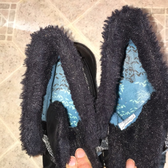 COLUMBIA black suede fur lined omni grip boots - Picture 6 of 8